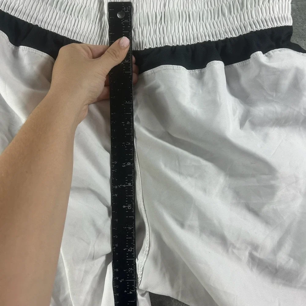 Nike Swim Shorts Mens Large White Green Black Colorblock Mesh Lined Trunks Logo
